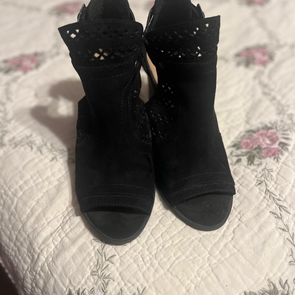 American Eagle by Payless Black Ankle Booties